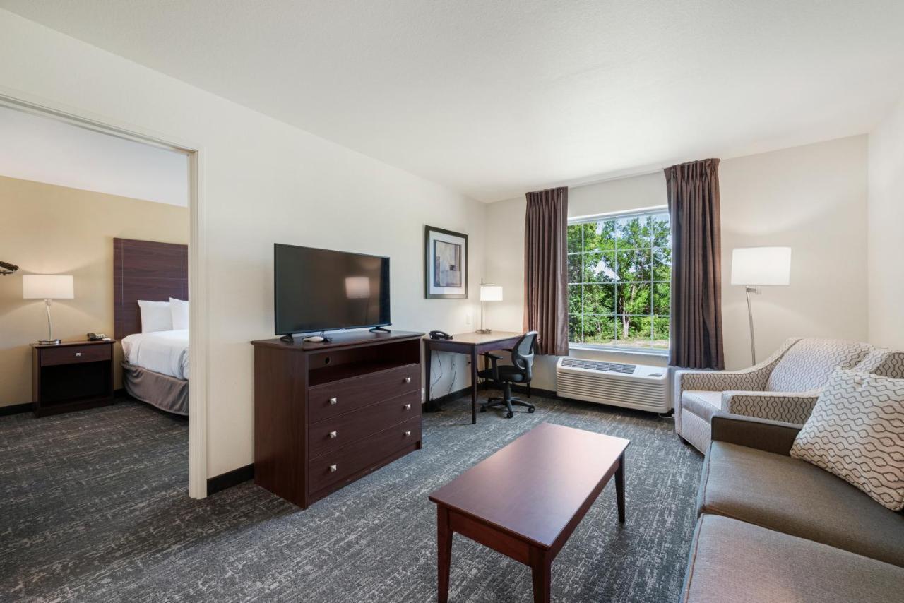Cobblestone Hotel & Suites - Urbana Экстерьер фото