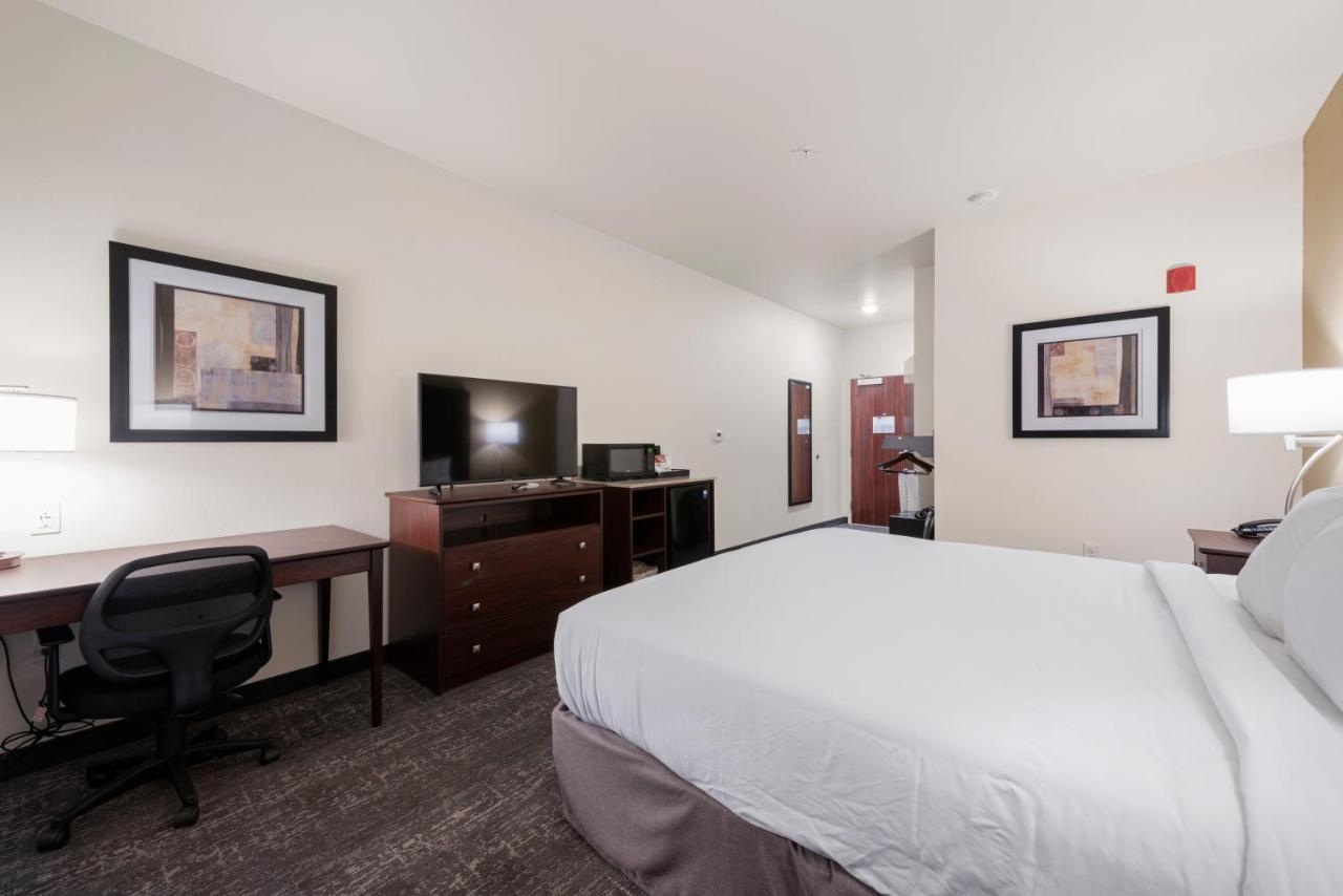 Cobblestone Hotel & Suites - Urbana Экстерьер фото