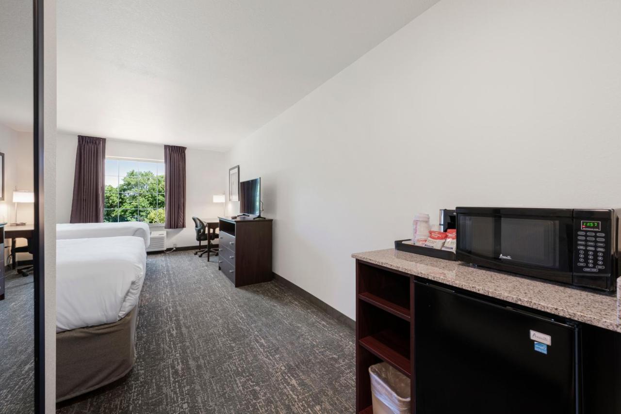 Cobblestone Hotel & Suites - Urbana Экстерьер фото