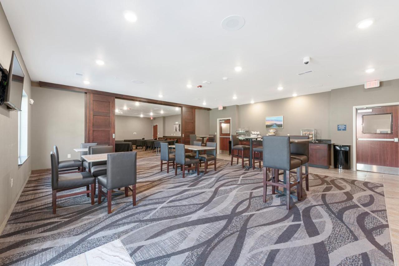 Cobblestone Hotel & Suites - Urbana Экстерьер фото