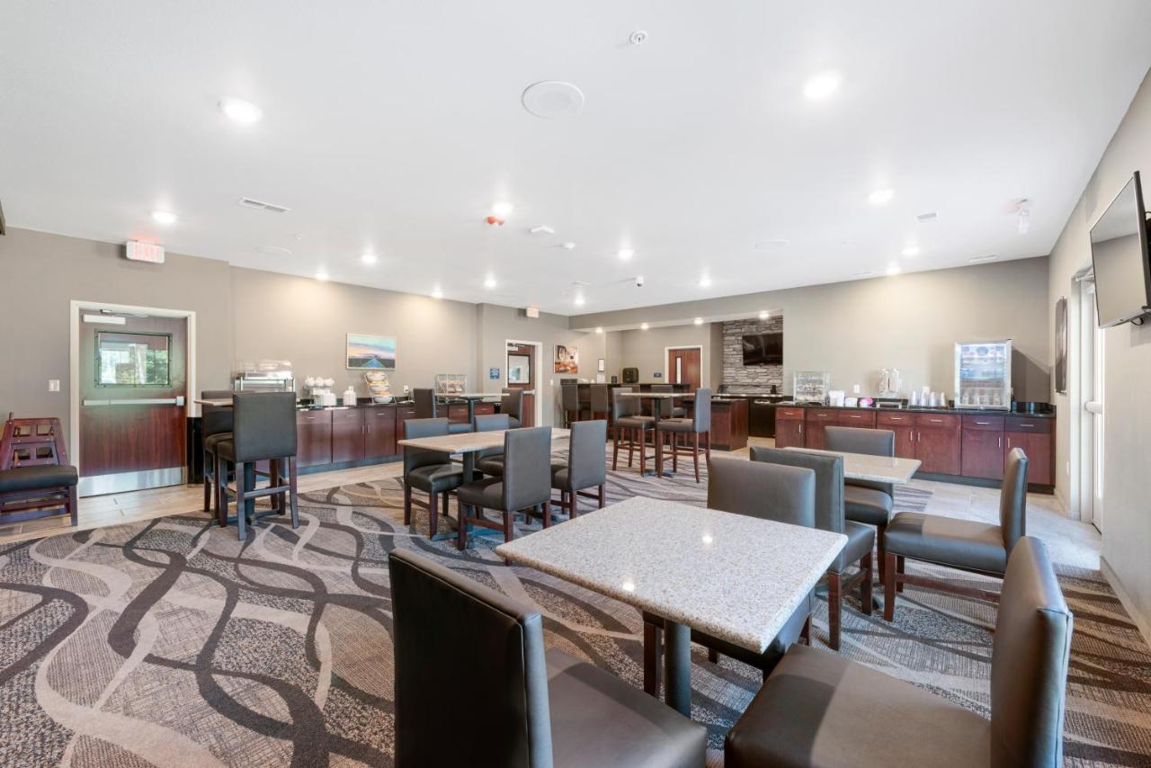 Cobblestone Hotel & Suites - Urbana Экстерьер фото