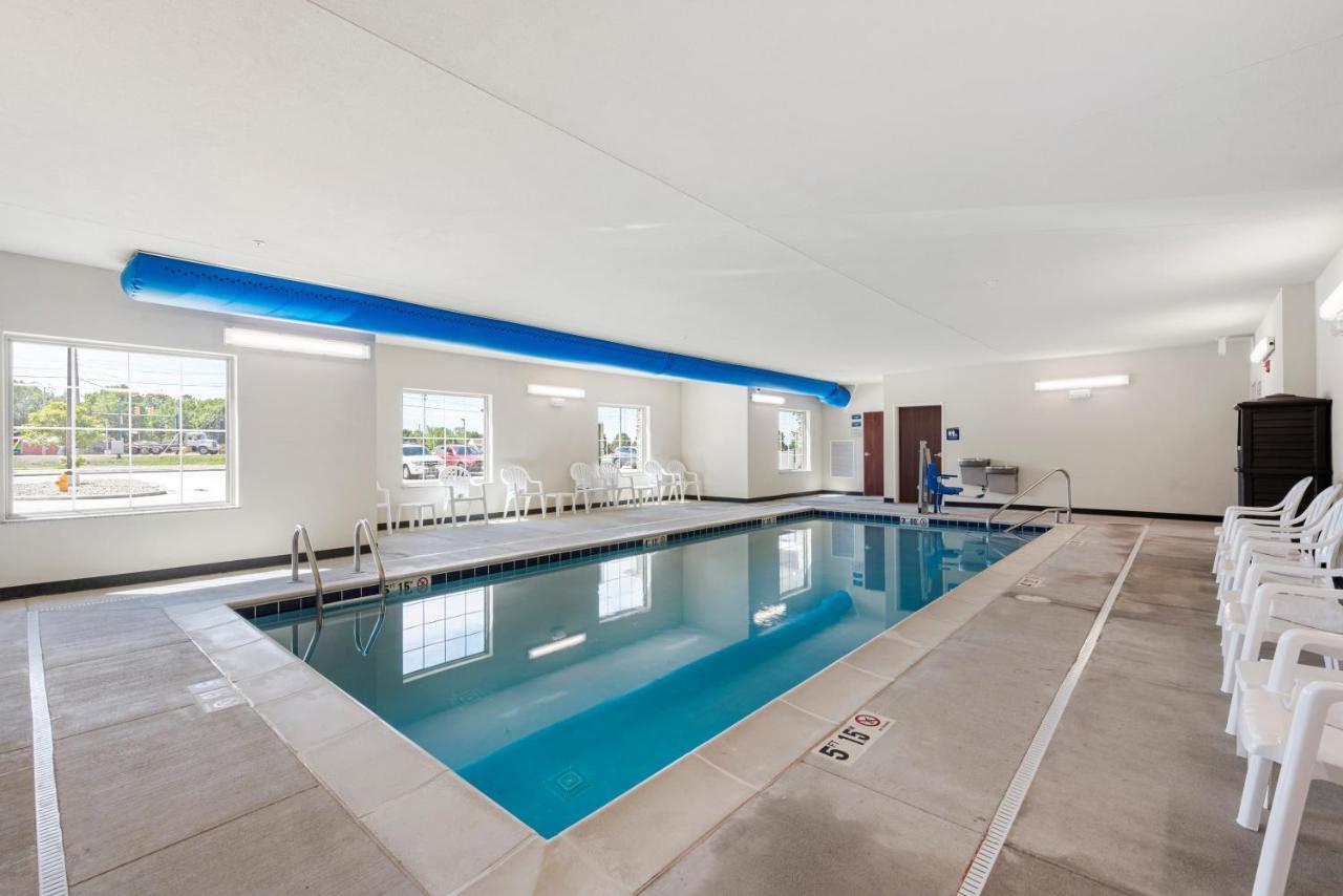 Cobblestone Hotel & Suites - Urbana Экстерьер фото
